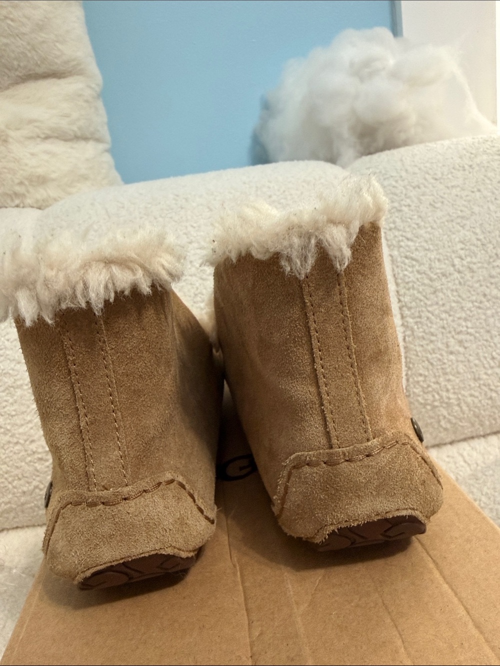 UGG Kids Chestnut Brown Suede Moccasin Slippers with Shearling Lining - Picture 4 of 11